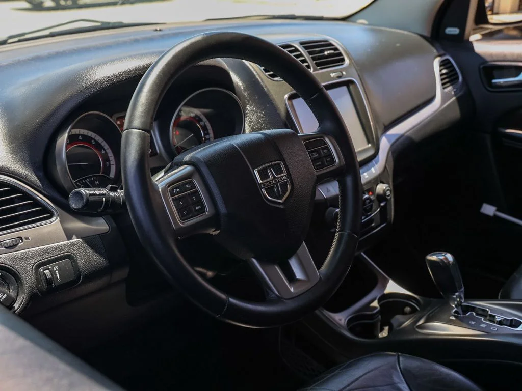 Used 2017 Black Dodge Crossroad image 13
