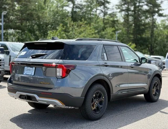 New 2026 Gray Ford Tremor image 4