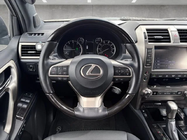 Used 2021 Black Lexus 460 image 21