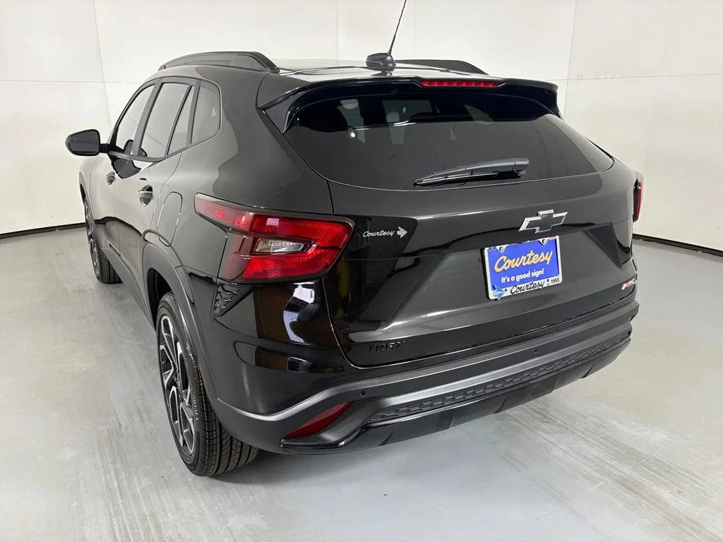 New 2026 Mosaic Black Metallic Chevrolet 2RS image 7