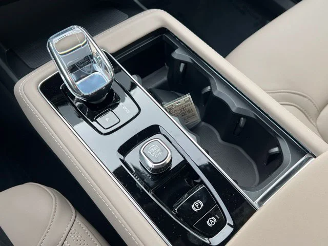 2026 Volvo XC90 Plus - Photo 15
