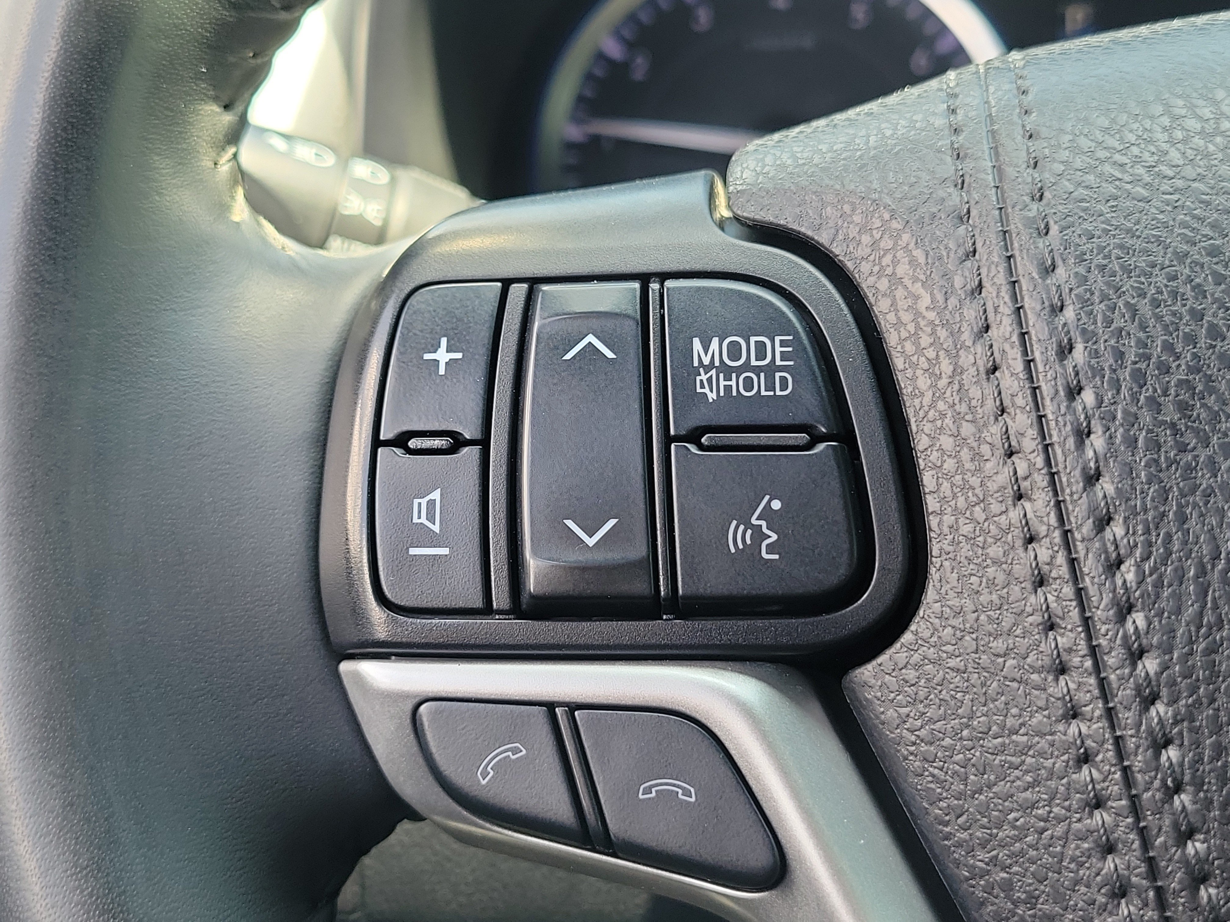 Used 2019 Predawn Gray Mica Toyota Limited image 25