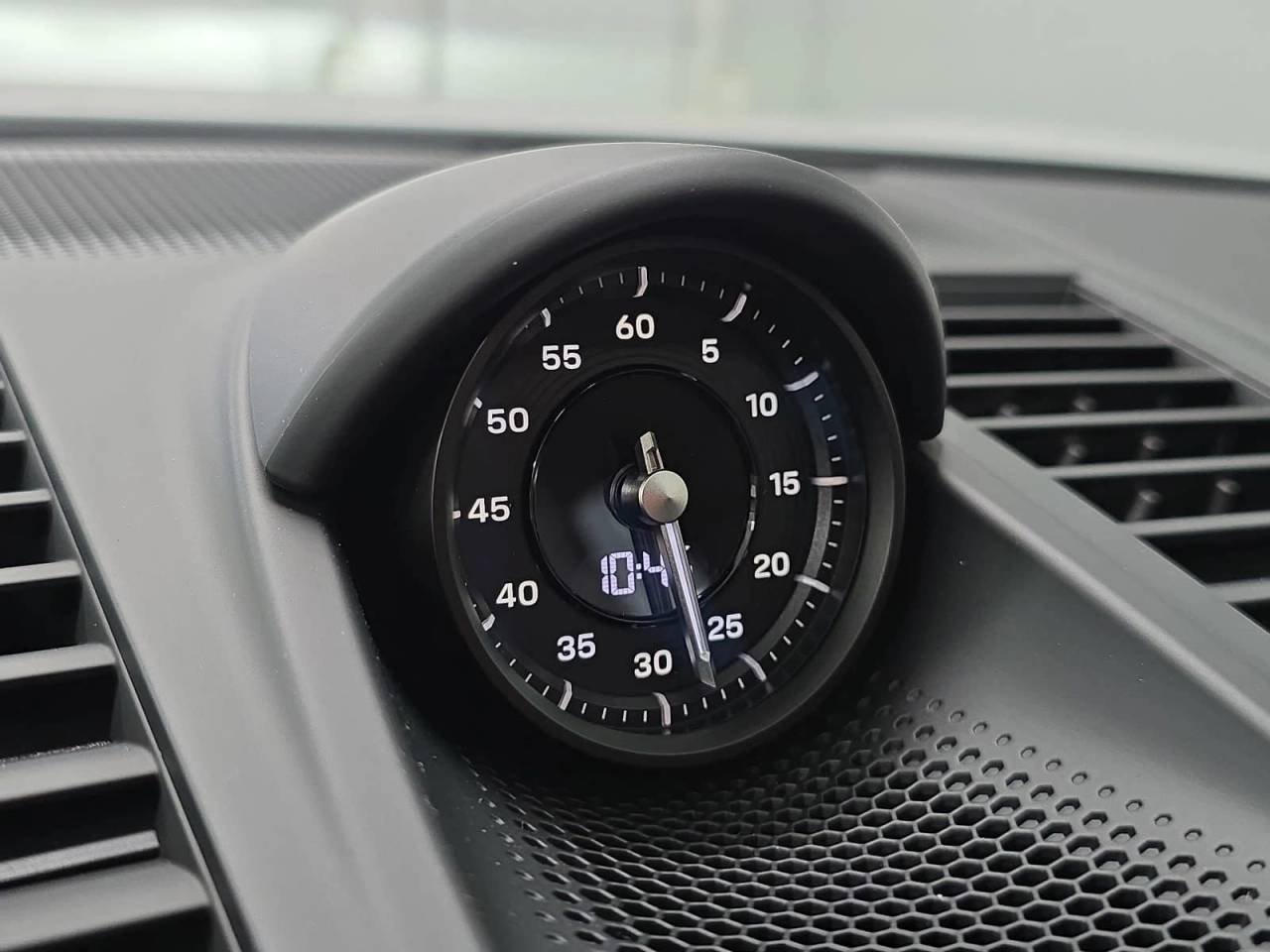2026 Porsche Panamera 4 E-Hybrid - Photo 21
