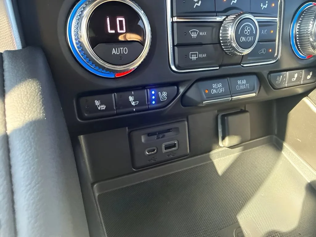 Used 2021 ONYX BLACK GMC SLT image 27