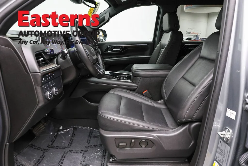 Used 2025 Gray Chevrolet Z71 image 14