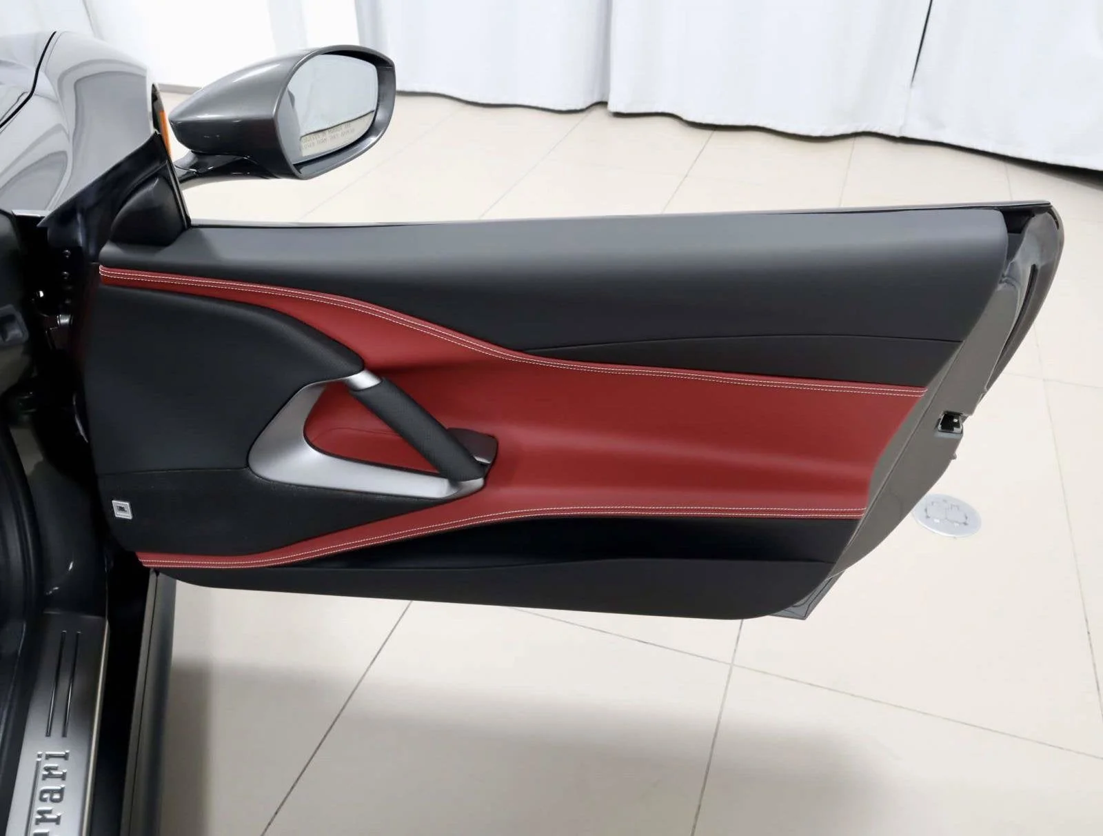 Certified Used 2018 Nero Ferrari  image 54