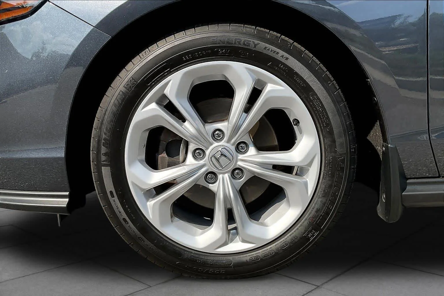 Used 2025 Meteorite Gray Metallic Honda LX image 11
