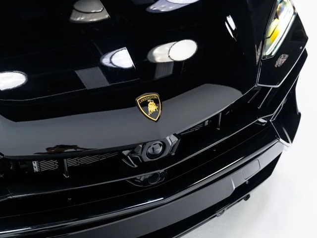 Used 2025 Black Lamborghini SE image 96
