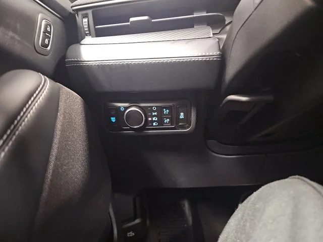Used 2025 Gray Ford Select image 24