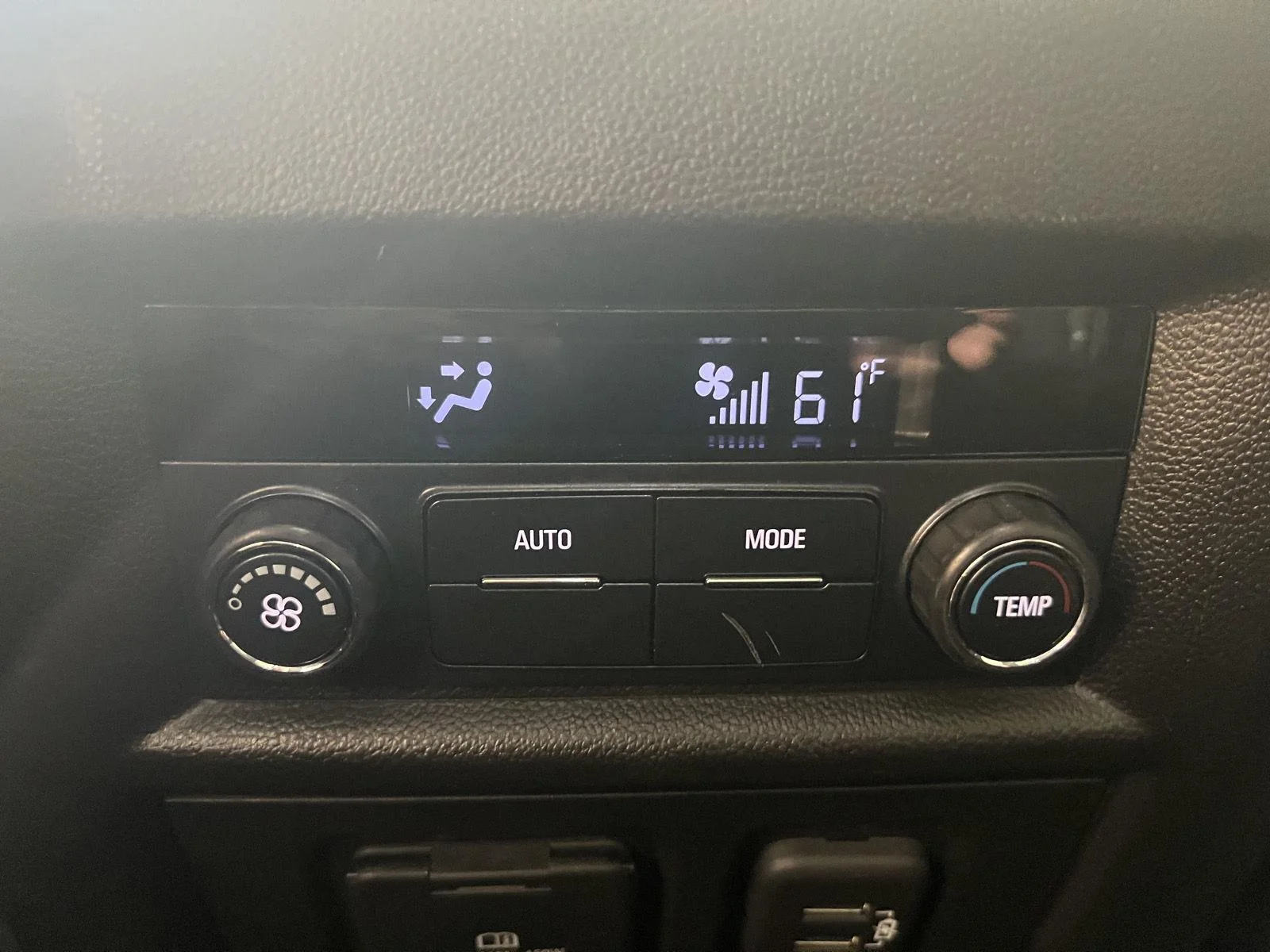Used 2020 SATIN STEEL METALLIC Chevrolet RS image 20