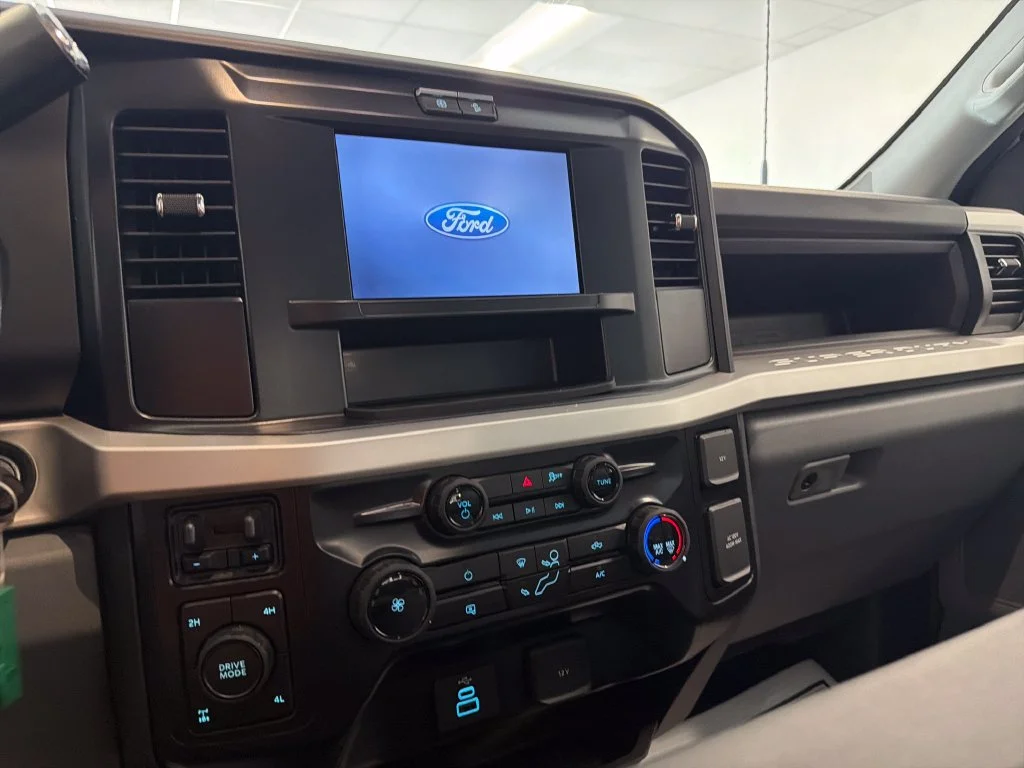 New 2026 Oxford White Ford F-350® XL image 15