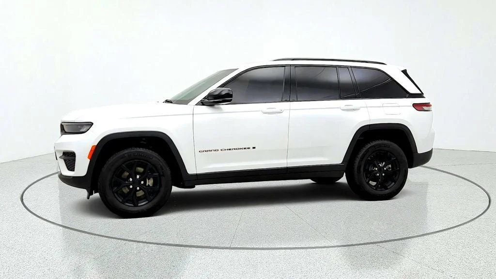Used 2025 Bright White Clearcoat Jeep Altitude X 4x4 image 8