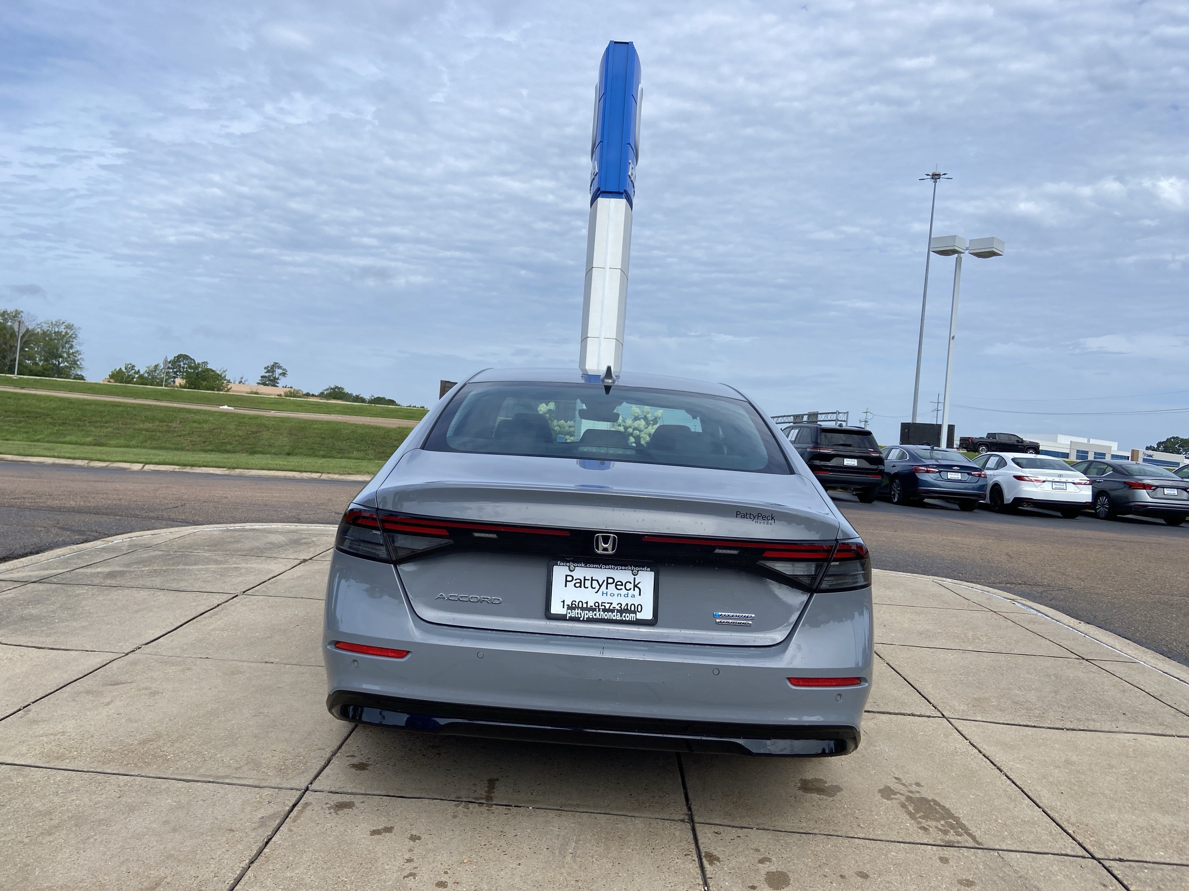 Used 2023 Urban Gray Pearl Honda Touring image 10