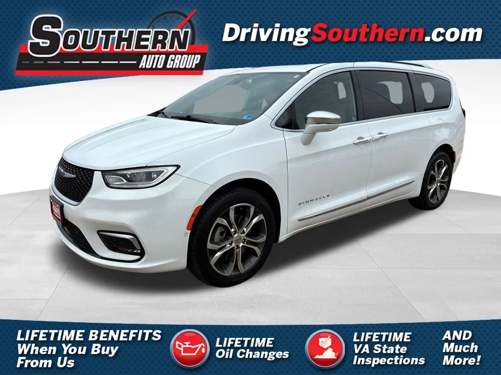 2022 Chrysler Pacifica Pinnacle's photo