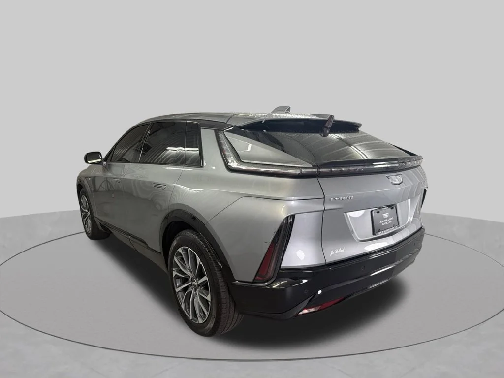 Used 2024 Argent Silver Metallic Cadillac Sport image 8