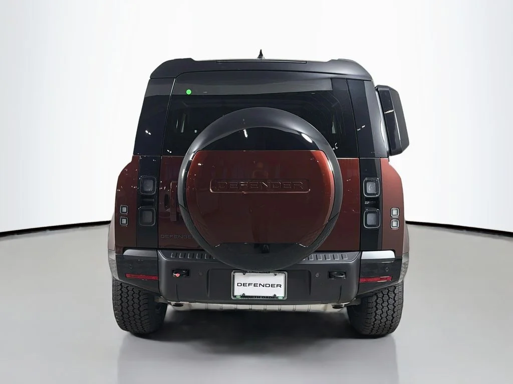 New 2026 Sedona Red Land Rover X-Dynamic SE image 6