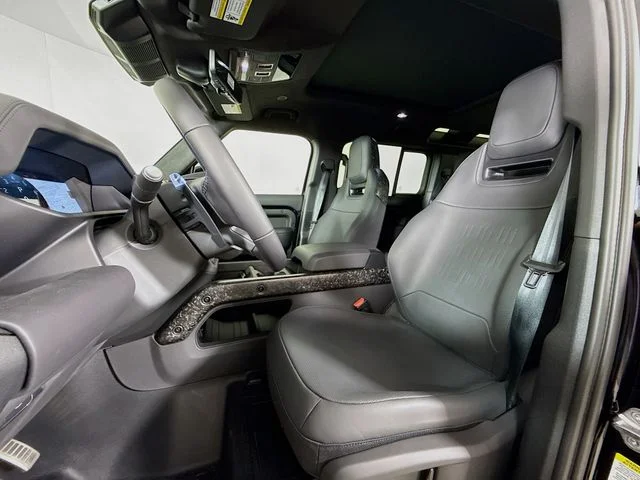 New 2026 Narvik Black Land Rover OCTA Black image 11