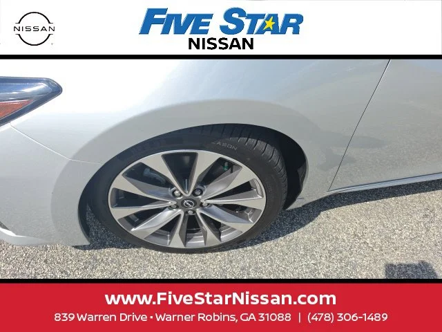Used 2023 Silver Nissan Platinum image 2