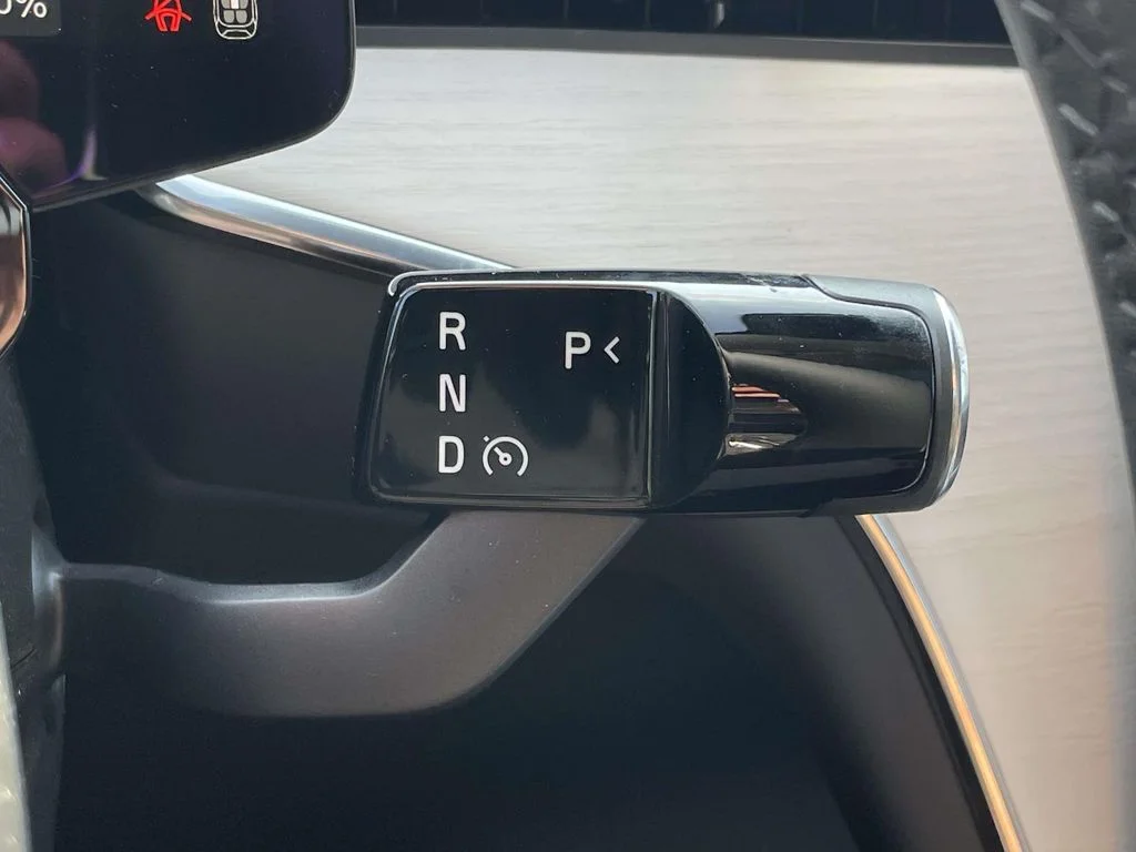 New 2026 Aurora Silver Volvo Ultra image 13