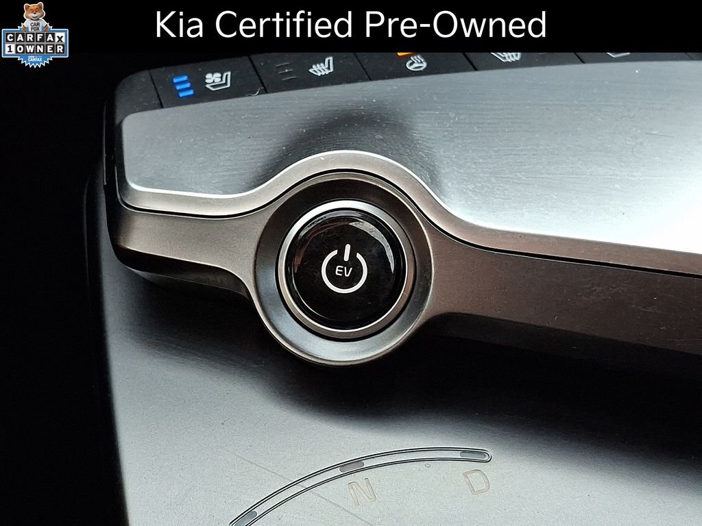 Certified Used 2024 White Kia Wind image 26