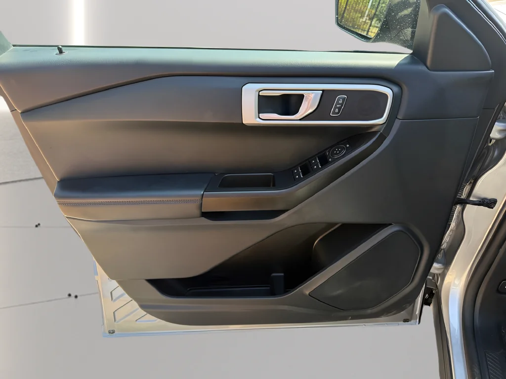 Used 2021 Silver Ford Base image 14