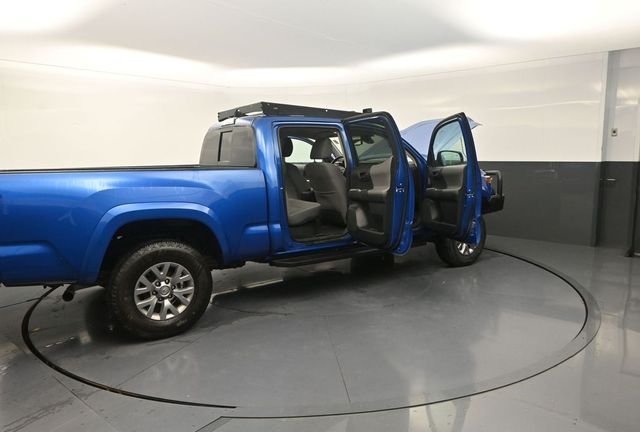 Used 2018 Blue Toyota SR5 image 45