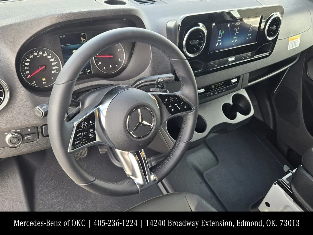 Used 2025 White Mercedes-Benz Cargo 170 WB image 27