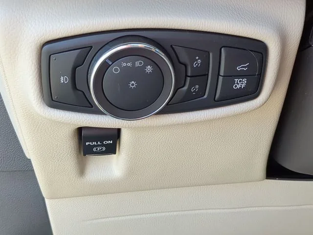 Used 2019 Blue Lincoln Reserve image 17