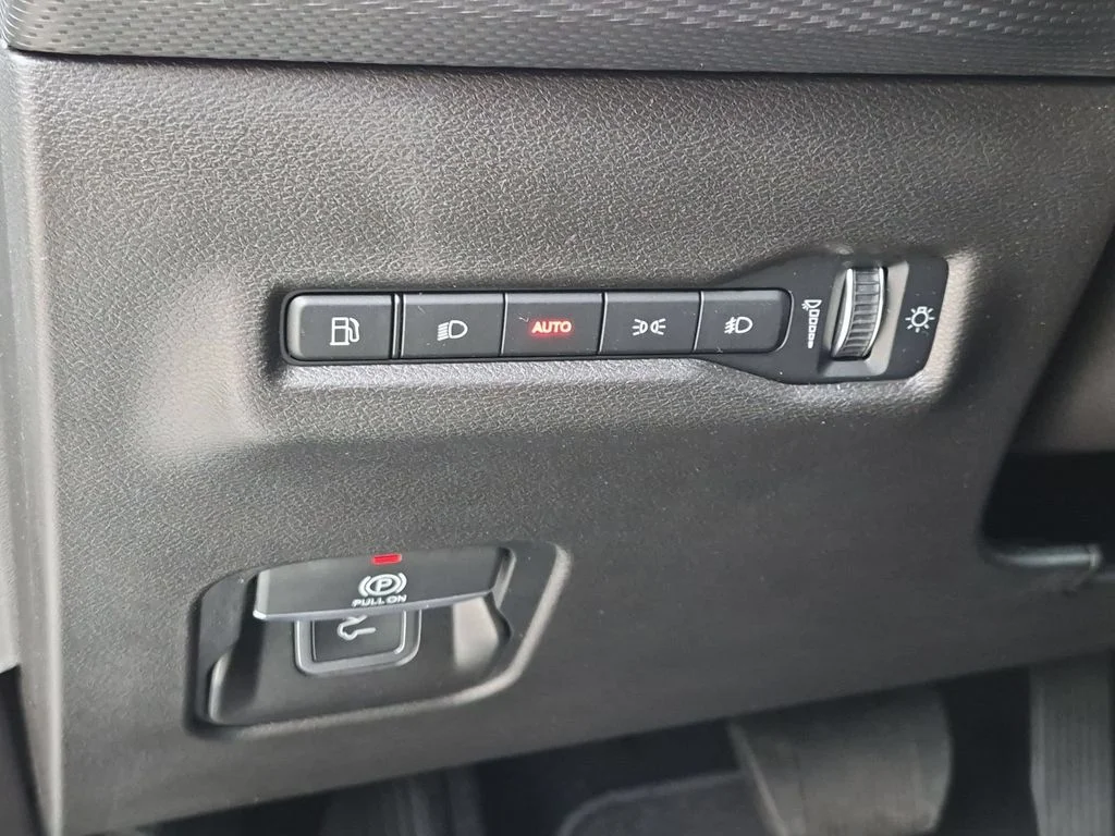 Used 2026 White Jeep Limited image 17