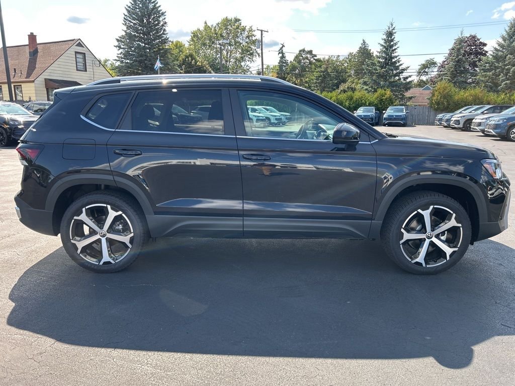 2025 Volkswagen Taos SEL - Photo 6