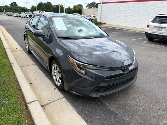 Used 2025  Toyota LE image 1