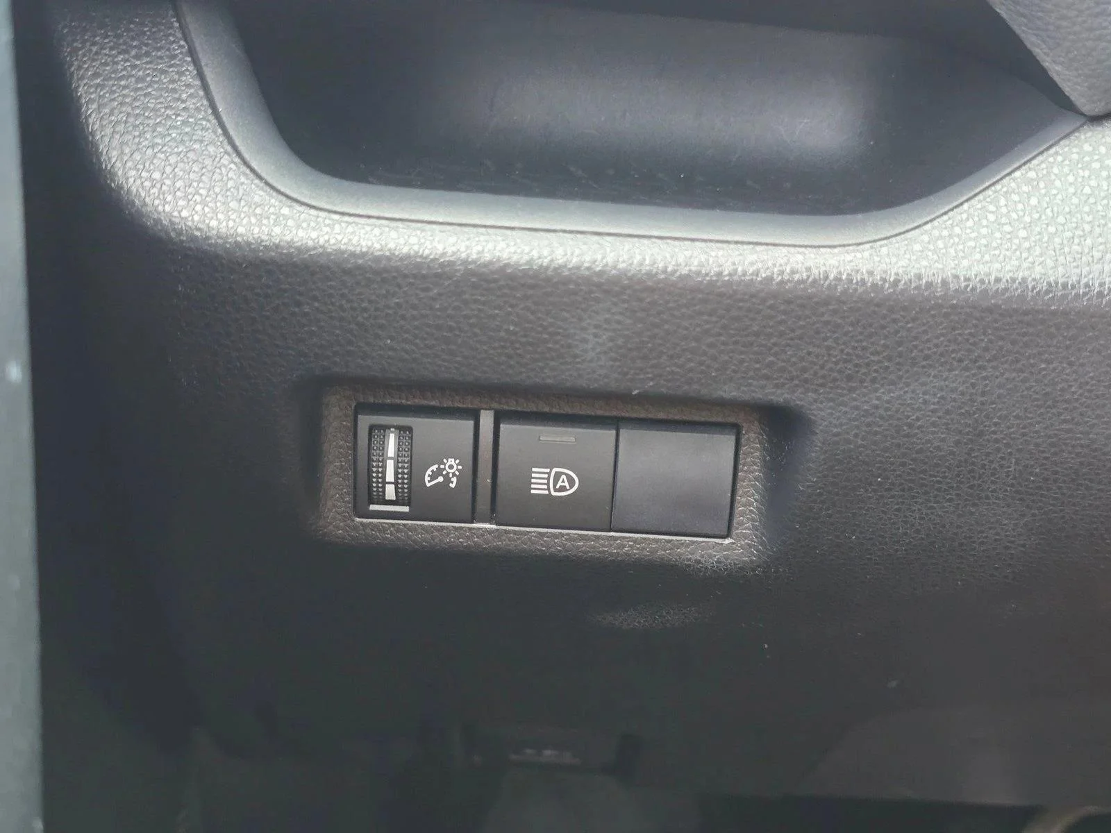 Used 2019 Lunar Rock Toyota XLE image 10