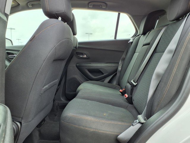 Used 2020 SUMMIT WHITE Chevrolet LS image 13