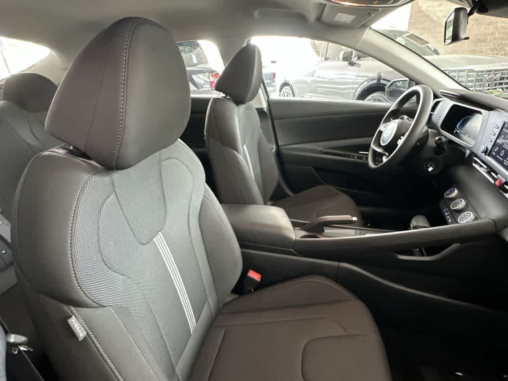 Used 2025 Ecotronic Gray Hyundai SE image 28