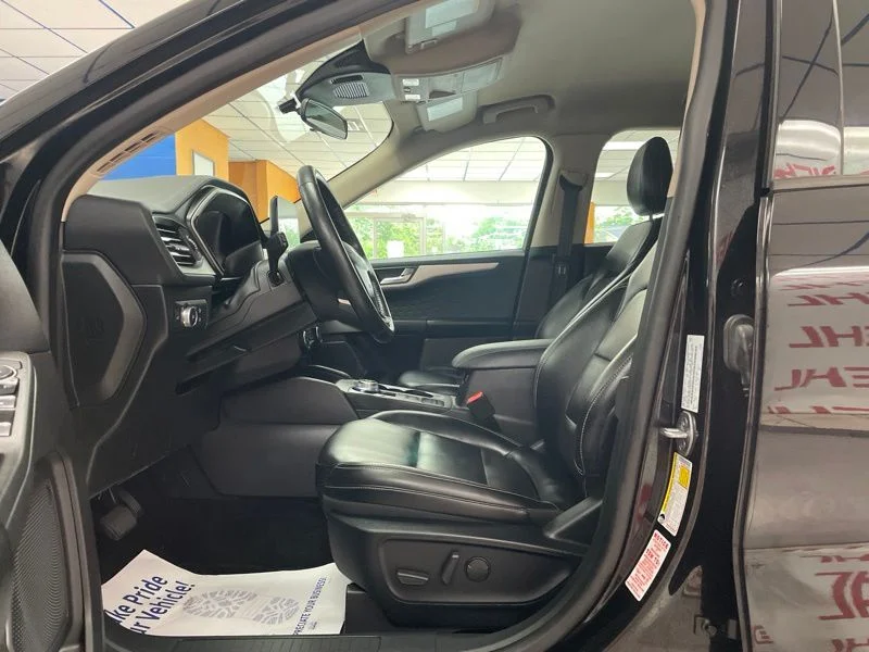 Used 2020 Black Ford SEL image 18