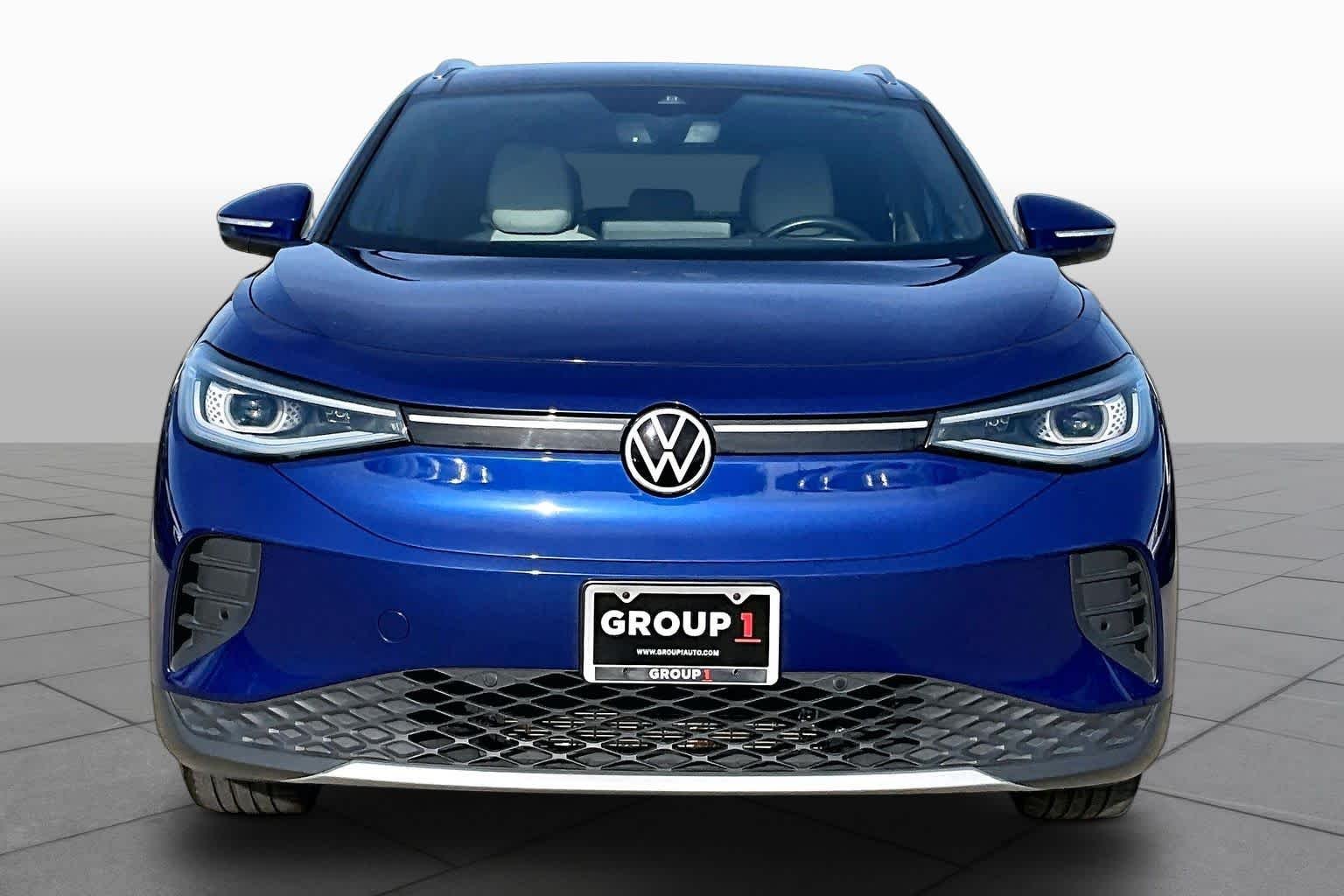 Used 2022 Dusk Blue Metallic/Black Roof Volkswagen Pro S image 3
