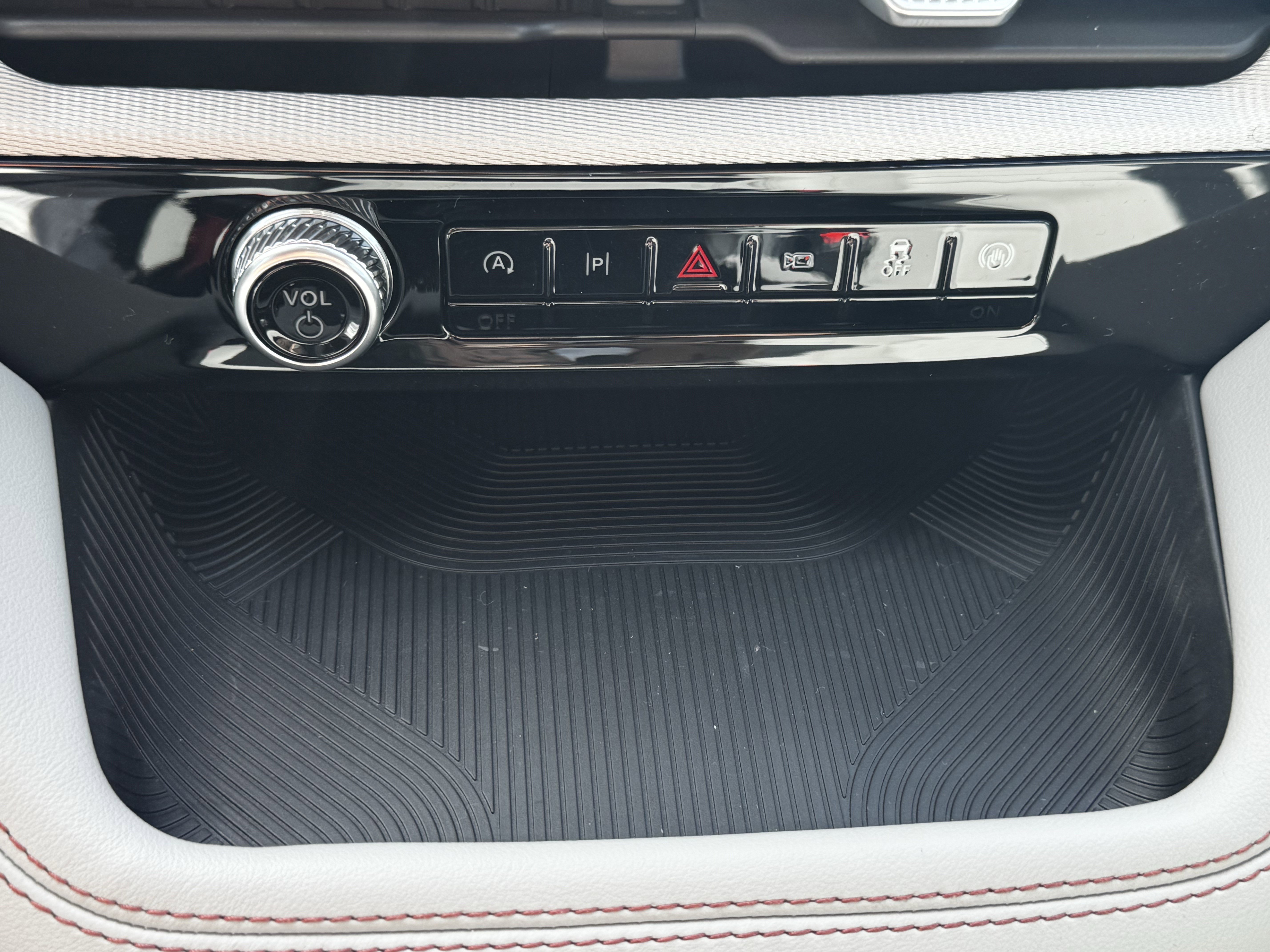 New 2026 Carbonized Gray Metallic Ford Active image 18