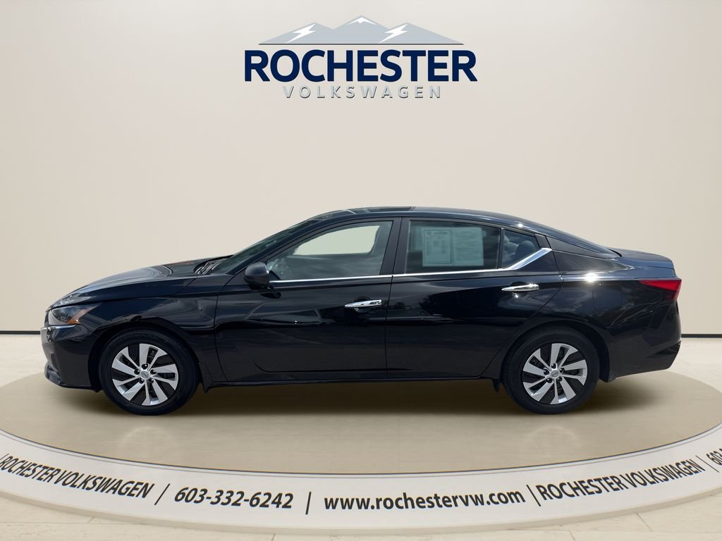 Used 2024 Super Black Nissan 2.5 S image 3