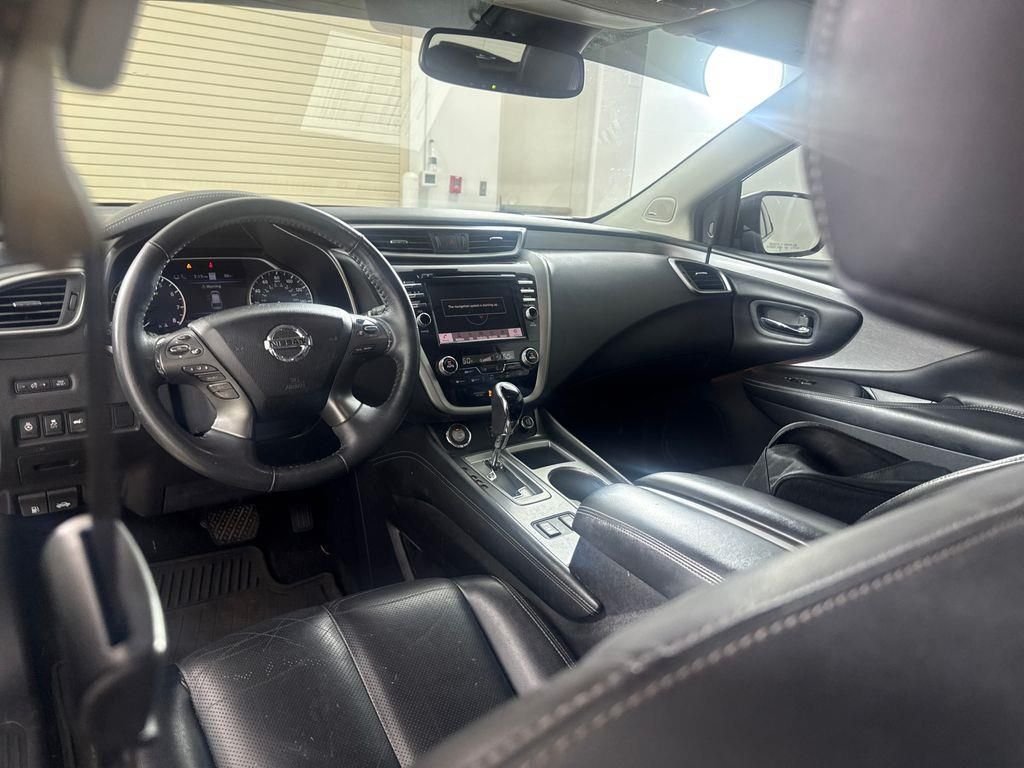 Used 2020 White Nissan SL image 28