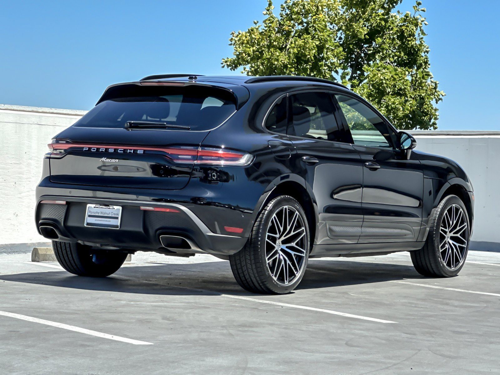 Used 2023 Black Porsche Macan (AWD) image 8