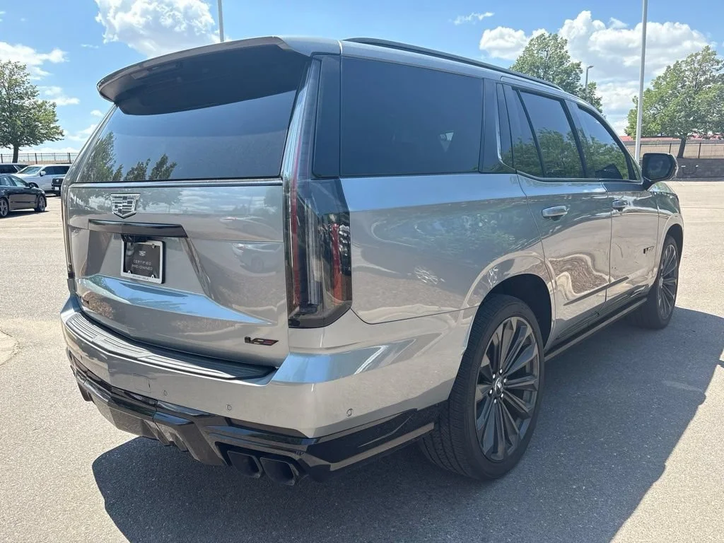 Used 2025 Argent Silver Metallic Cadillac Escalade-V image 5