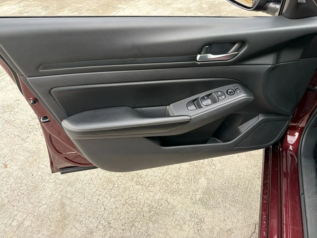 2024 Nissan Altima SV - Photo 16