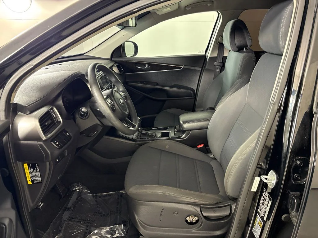 Used 2016 Black Kia LX image 21