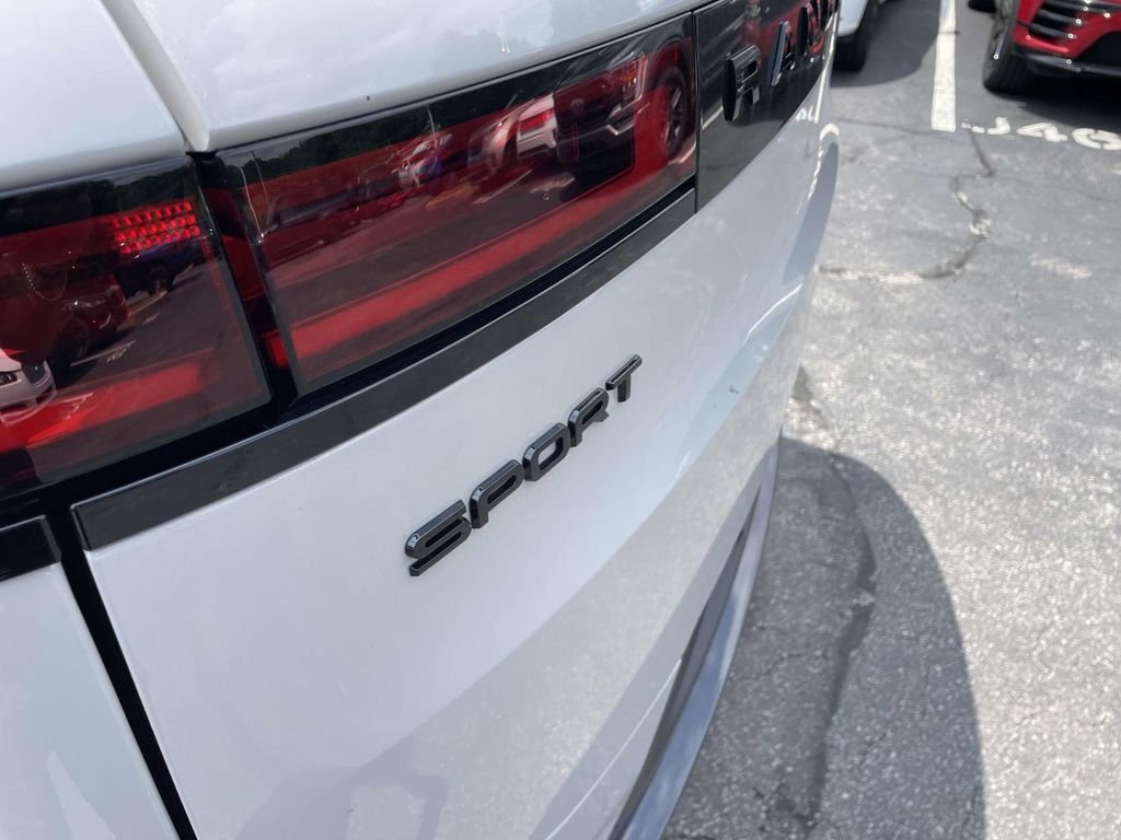 New 2026 Borasco Grey Land Rover SE image 8