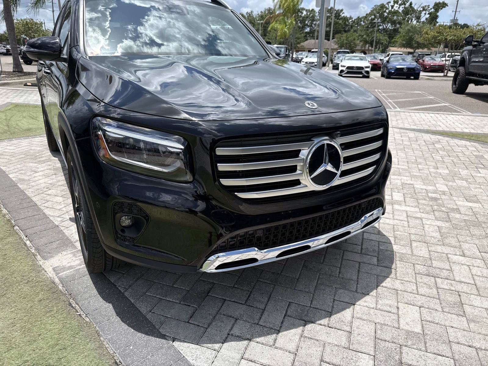 New 2026 Black Mercedes-Benz 250 SUV image 8