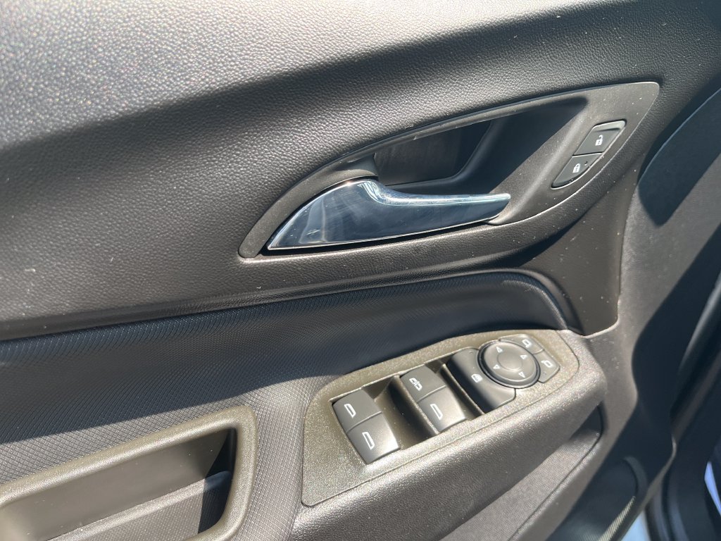 Used 2023 Gray Chevrolet RS image 10