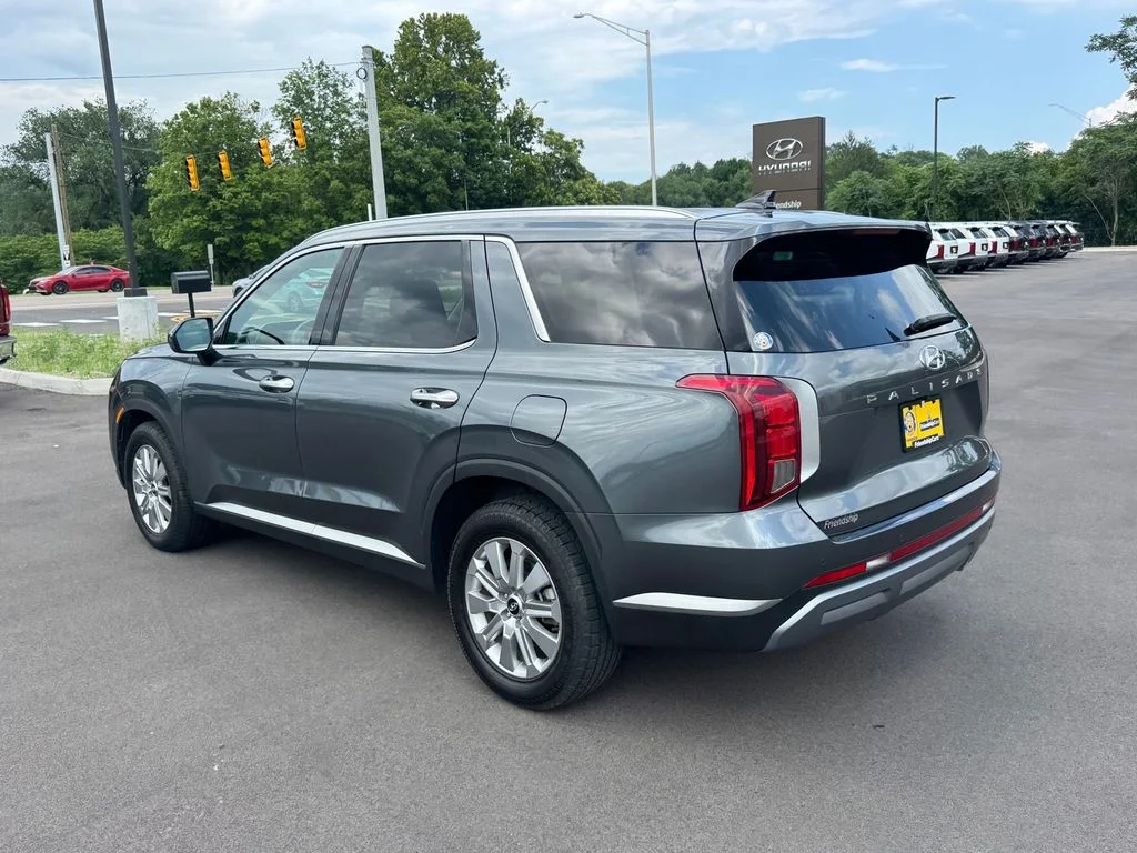 Used 2024 Gray Hyundai SEL image 5