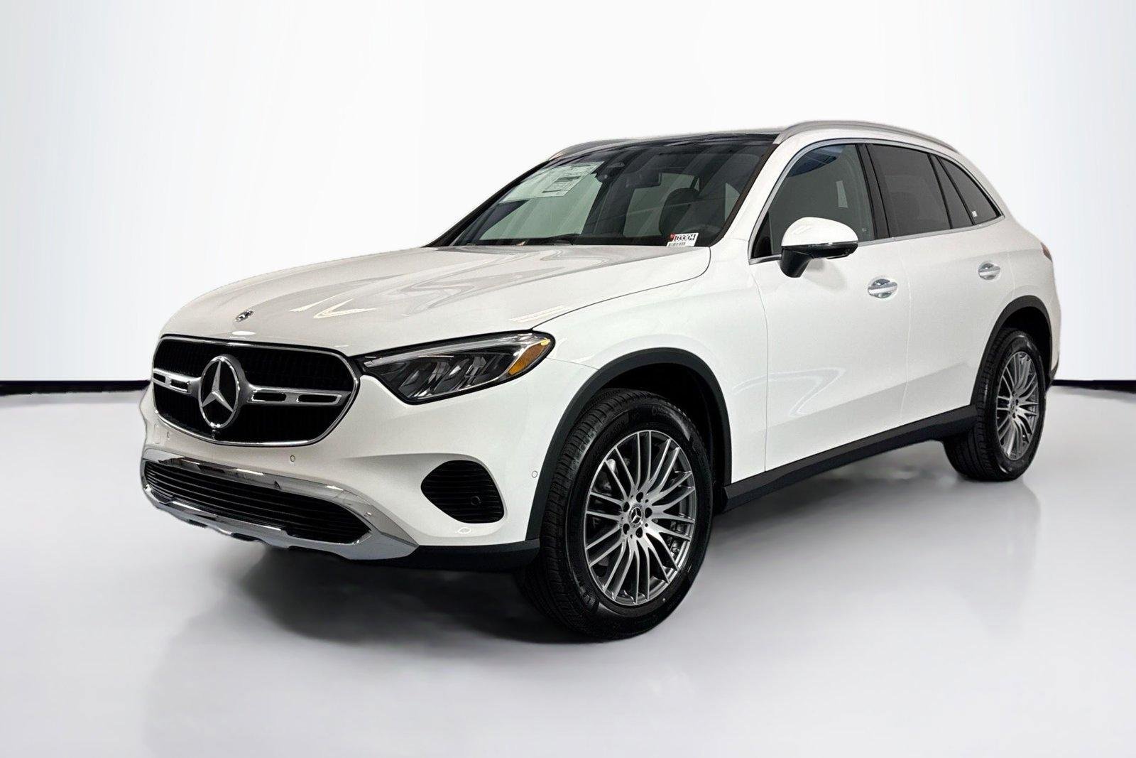 New 2026 Polar White Mercedes-Benz GLC 300 image 1