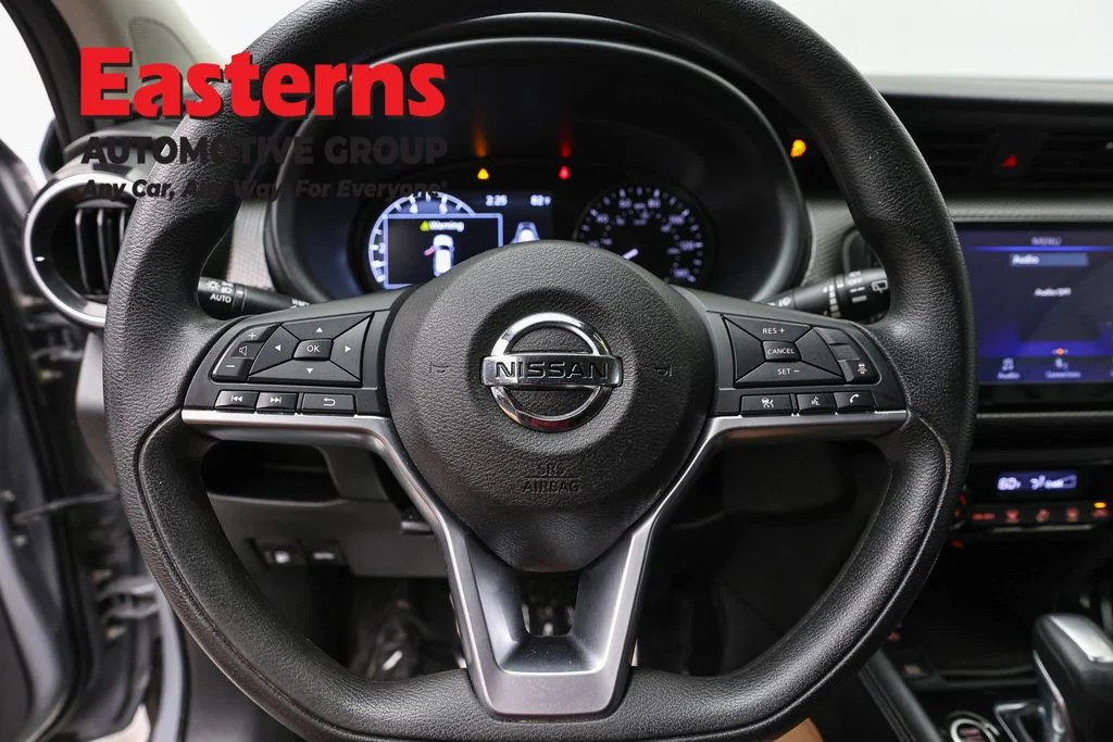 Used 2021 Gray Nissan SV image 10