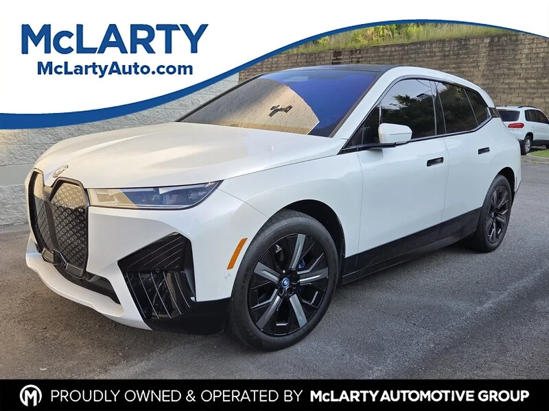 Used 2024 White Metallic BMW XDRIVE50 image 1